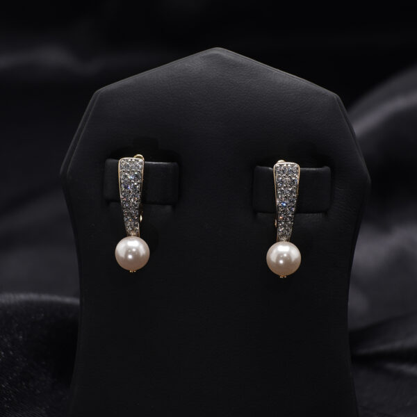 Girik Pearl Earrings