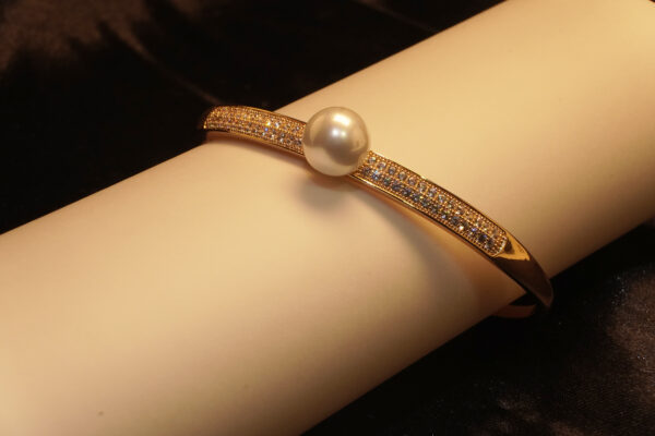 Pearl Brecelet